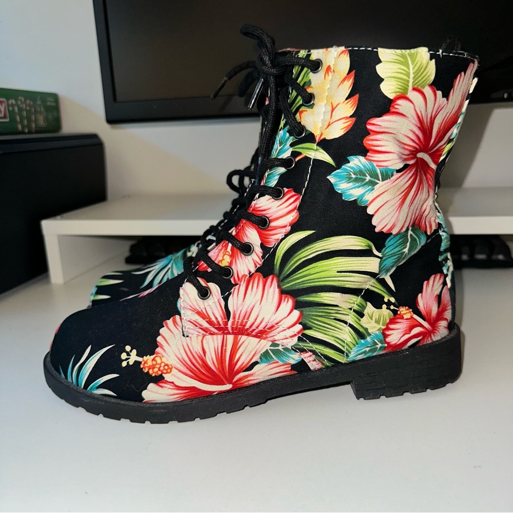 Rue21 Black Floral Lace-Up Tropical Combat Boots